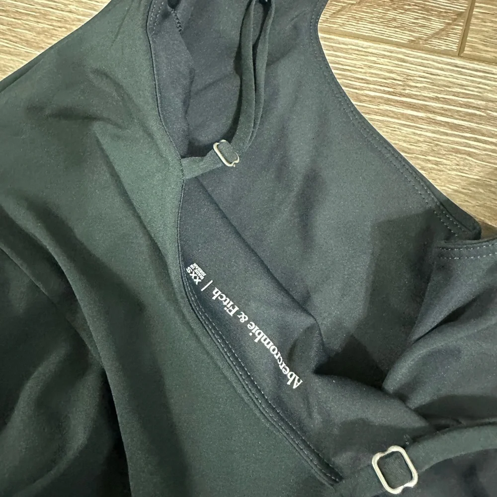 Abercrombie Athletic dress - Picture 2 of 4